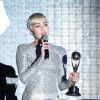 Miley Cyrus veste Kaufmanfranco no World Music Awards 2014 