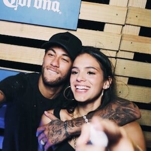 Bruna Marquezine e o namorado, Neymar, estão curtindo dias de descanso em Noronha