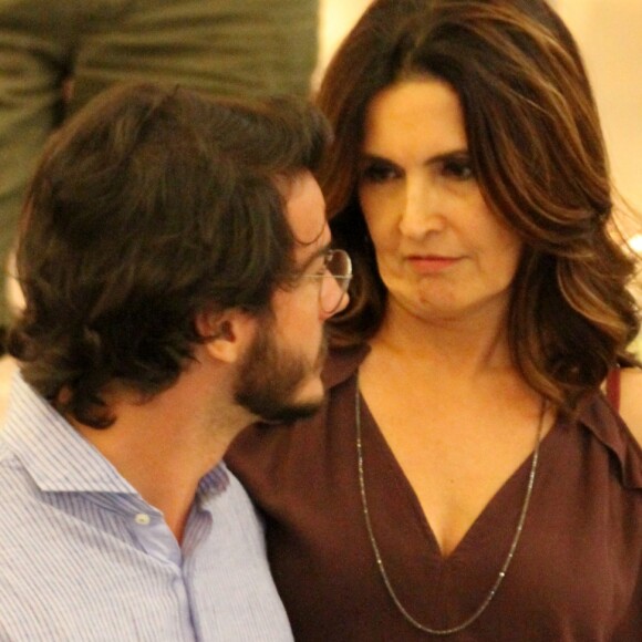 'A vida amorosa é ligada aos meus amigos, à minha família, vida pessoal. É muito bom a gente estar com todas essas áreas equilibradas. A gente percebe que está vivo. Estou muito feliz', disse Fátima Bernardes