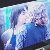 Giovanna Grigio vibra com beijo de Lica e Samantha em 'Malhação': 'Surtando'