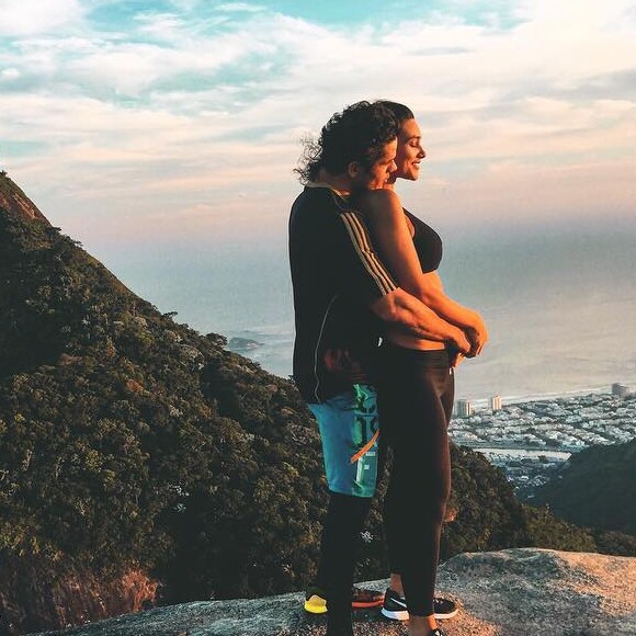 Marido de Débora Nascimento, José Loreto disse que também teve sintomas de gravidez