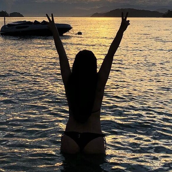 Thais Fersoza mostra foto de biquíni após 2 gestações e é elogiada na web nesta quinta-feira, dia 04 de janeiro de 2017