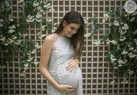 Luiza (Camila Queiroz) dará à luz uma menina, no fim da novela 'Pega Pega'