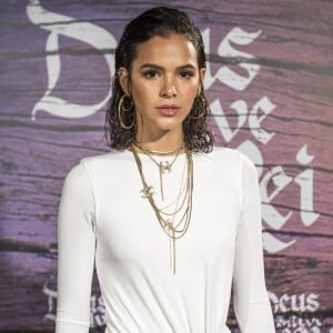 Bruna Marquezine estreia como a vilã Catarina em 'Deus Salve o Rei' na próxima terça-feira, 9 de janeiro de 2018