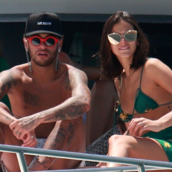 Jatinho fretado por Neymar para levar Bruna Marquezine de Recife ao Rio de Janeiro custou R$ 40 mil