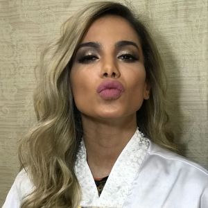 Anitta vai passar Carnaval loira e manter novo visual até abril