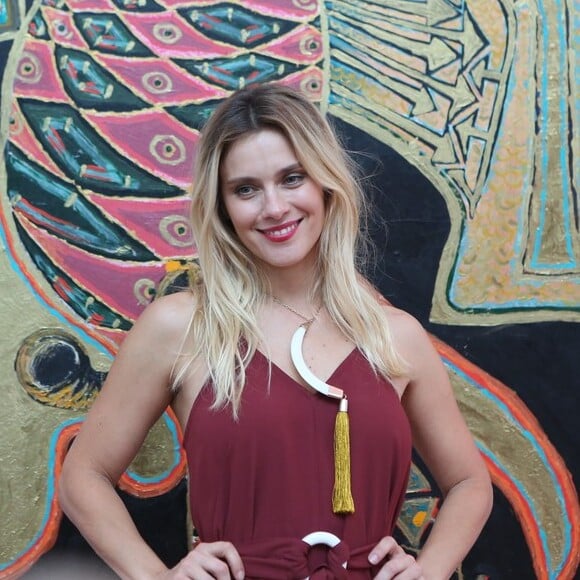 Carolina Dieckmann cogita adoção: 'Não tenho vontade de engravidar de novo'