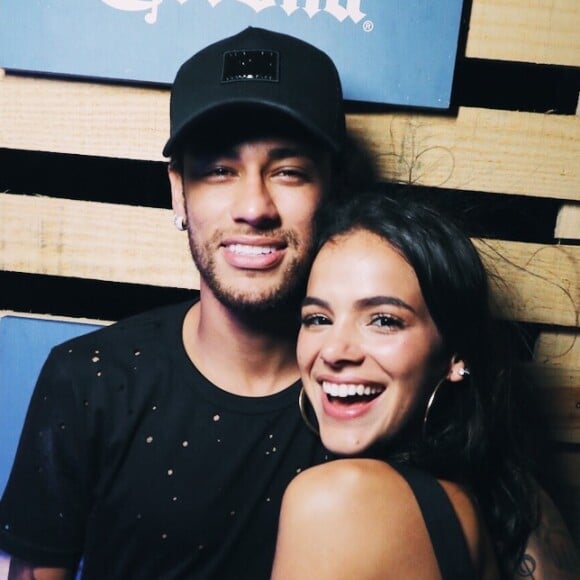 Bruna Marquezine quer passar final de semana com Neymar em Paris