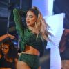 Anitta chamou fã para dançar com ela 'Sua Cara'