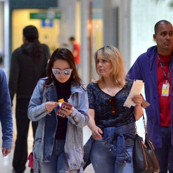 Larissa Manoela afirmou que o apoio dos pais é fundamental em sua vida