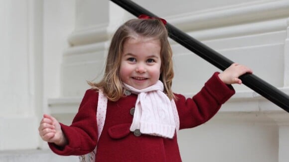 Princesa Charlotte esbanja estilo e dá show de fofura no seu 1º dia de aula