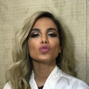 Thiago Magalhães defende Anitta de críticas na web: 'Ah, não seja injusto! Ela não dá patada. Ela é ser humano né! Não é obrigada a tratar bem quem trata ela mal'