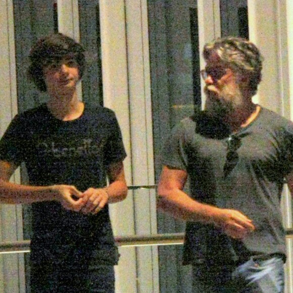 Fabio Assunção está com o visual barbado para a minissérie 'Onde Nascem os Fortes'