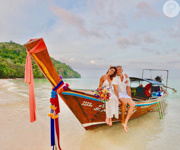 Flávia Alessandra e Otaviano Costa casam de novo na Tailândia como mostraram em foto postada nesta quarta-feira, dia 10 de janeiro de 2018