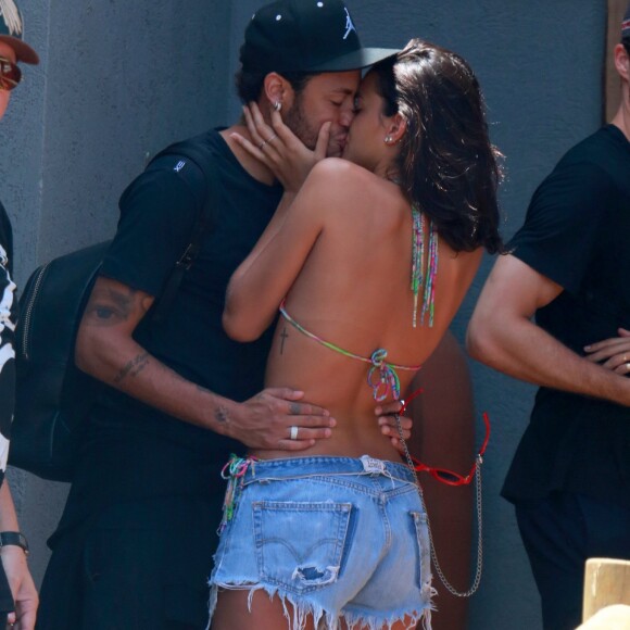 Foto postada por Neymar é de passagem do jogador e Bruna Marquezine em Fernando de Noronha, Pernambuco