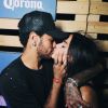 Neymar posta foto beijando Bruna Marquezine a agita fãs: 'Bateu saudades, né?'