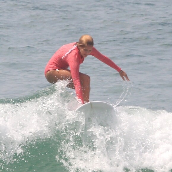 Isabella Santoni não dispensa algumas guloseimas do seu cardápio: 'Gosto de um brigadeirinho, um açaí'