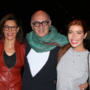 Luiza Possi posou com Miguel Falabella e Christiane Torloni após a peça 'Master Class'