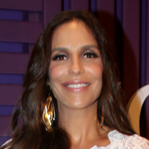 Grávida, Ivete Sangalo passou a praticar natação: '1000 metros por dia'