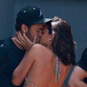 Neymar e Bruna Marquezine reataram o namoro, pela terceira vez, em Fernando de Noronha, no fim de 2017