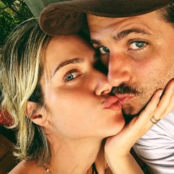 Giovanna Ewbank destaca cumplicidade com Bruno Gagliasso: 'Sou muito feliz por ter você ao meu lado'