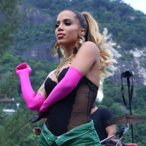 Anitta está ansiosa com a indicação ao prêmio Social Star no iHeartRadio 2018: 'Espero que dê tudo certo'