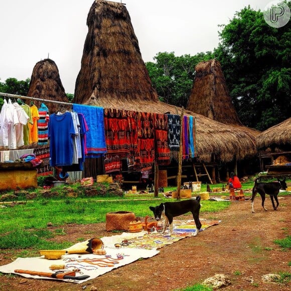 Paula Fernandes compartilhou fotos da visita a tribo indígena em seu Instagram