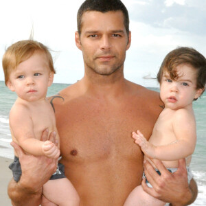 Ricky Martin é pai dos gêmeos Matteo e Valetino, de 9 anos