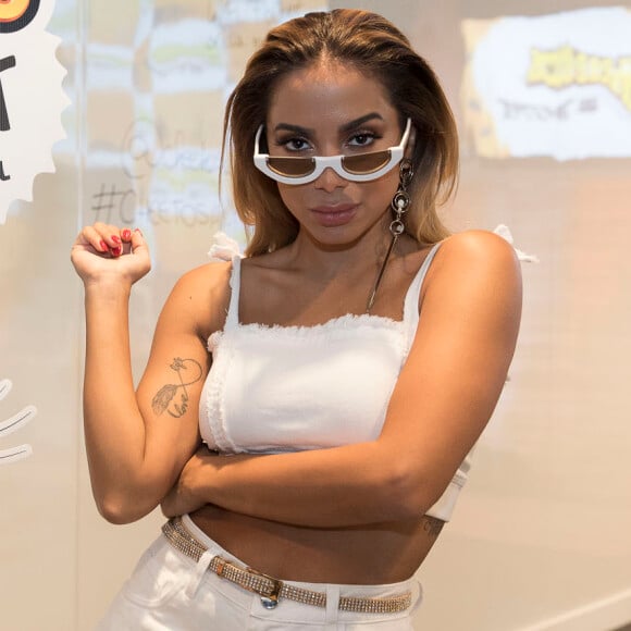 Anitta nega mudança na carreira e explica projeto infantil: 'DVD em animação'