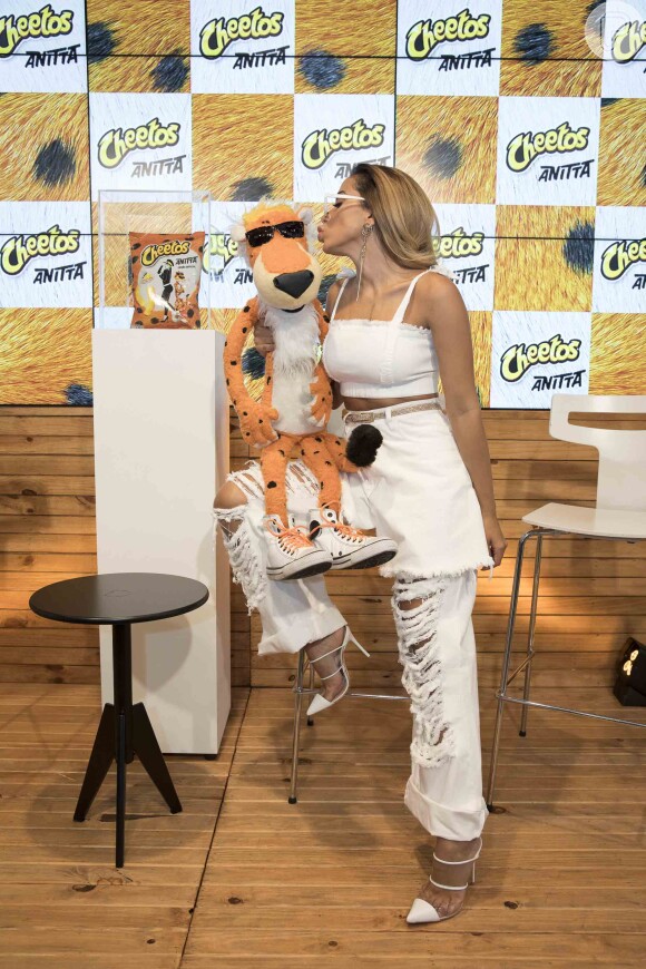 Anitta comenta relação com a marca Cheetos: 'Sempre fui consumidora e agora ser parte do produto é uma emoção muito maior'