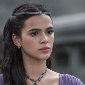 Bruna Marquezine está no ar na novela 'Deus Salve o Rei'