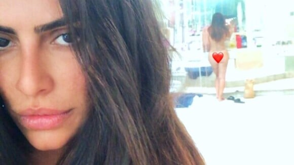 Cleo Pires posta selfie e espelho mostra corpo nu: 'Bumbum perfeito'