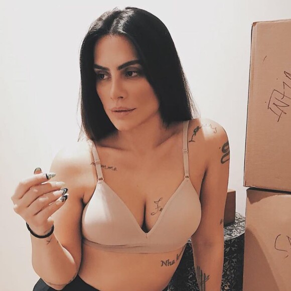 Cleo Pires vem suando a camisa para emagrecer