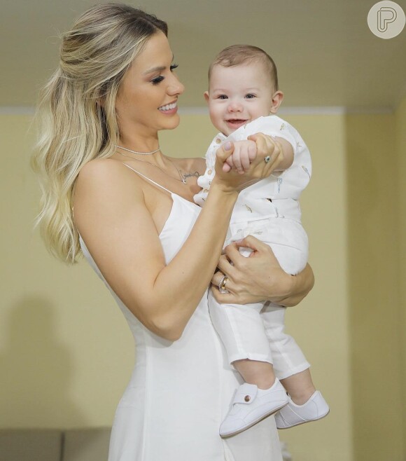 Andressa Suita é mãe de Gabriel, de 6 meses
