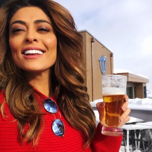 Juliana Paes não dispensa uma cervejinha