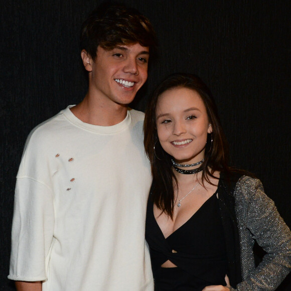 Larissa Manoela e Leo Cidade estão namorando há um mês