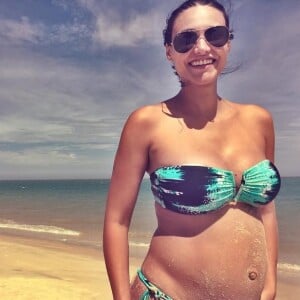 À espera de Bella, Débora Nascimento está no sétimo mês de gravidez