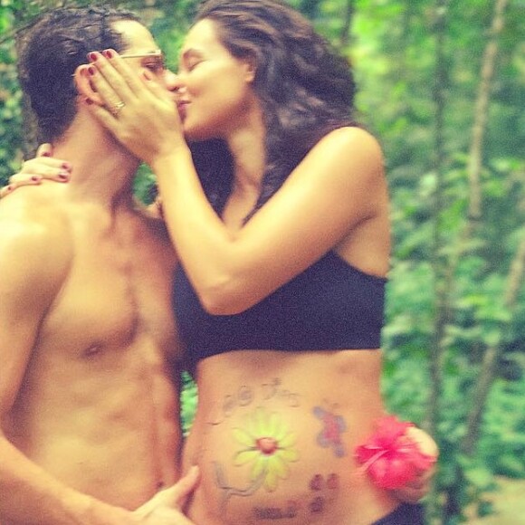 Débora Nascimento espera a primeira filha com José Loreto