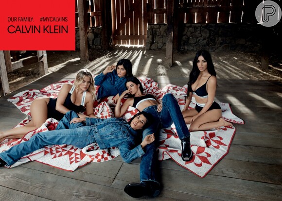 Kylie Jenner aumentou os rumores de gravidez ao esconder a barriga na nova campanha da Calvin Klein Jeans