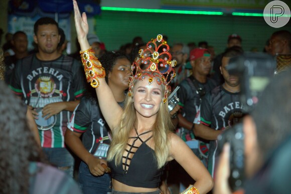 Carla Diaz vai estrear como musa da Grande Rio neste carnaval