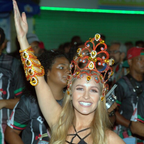 Carla Diaz vai estrear como musa da Grande Rio neste carnaval