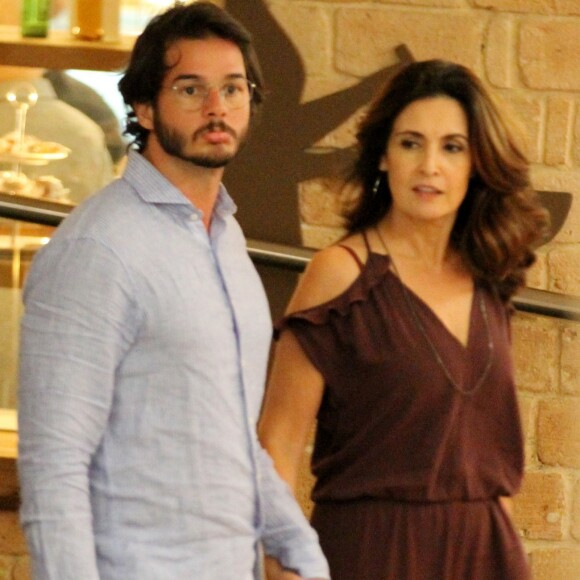 Fátima Bernardes e Túlio Gadêlha estão passando férias em Pernambuco