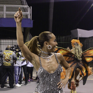 Sabrina Sato vai desfilar como rainha de bateria da Gaviões da Fiel, no dia 10 de fevereiro de 2018