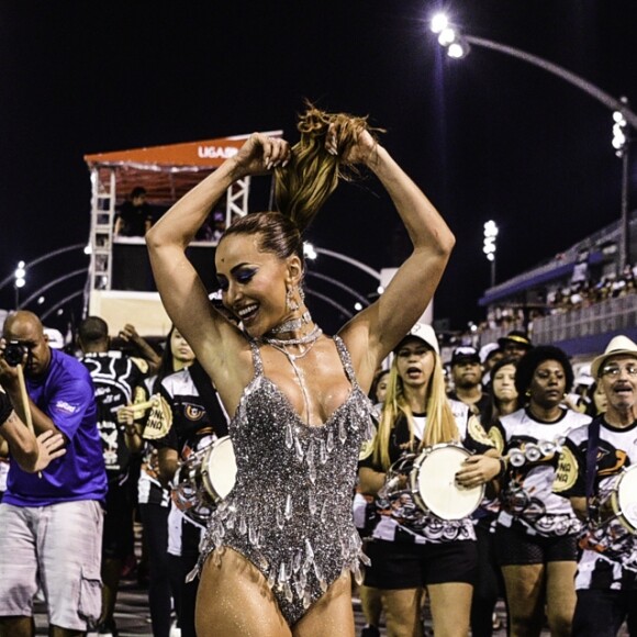 Sabrina Sato se divertiu em ensaio da Gaviões da Fiel, na noite desta quinta-feira, 25 de janeiro de 2018