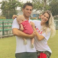 Karina Bacchi se declara em aniversário do namorado, Amaury Nunes: 'Sou sua fã'