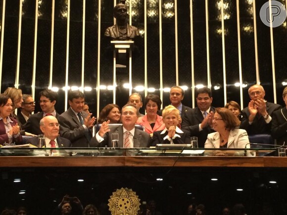 A votação aconteceu nesta quarta-feira 4 de junho de 2014 pela Comissão de Direitos Humanos e Legislação Participativa do Senado, em Brasília, e Xuxa acompanhou tudo de perto