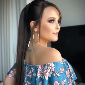 Larissa Manoela ganhou mais de 950 mil curtidas em foto exibindo sua primeira tatuagem