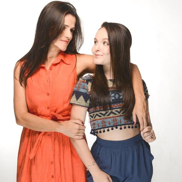 Larissa Manoela ganhou 598 mil curtidas ao posar com Ingrid Guimarães para divulgar o filme 'Fala Sério, Mãe'