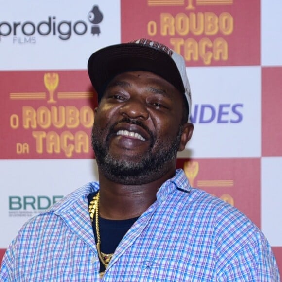 Mr. Catra tem sido orientado pelos médicos a largar o cigarro