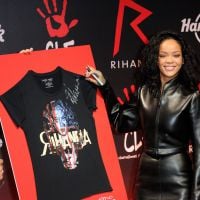 Rihanna lança camiseta especial no Hard Rock Cafe Paris, na França